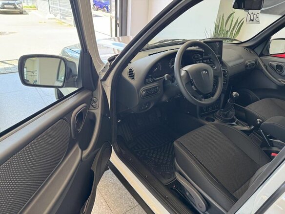 2026 Lada (ВАЗ) Niva Travel I Рестайлинг, белый, 1789000 рублей - вид 6