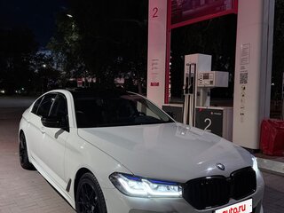 2022 BMW 5 серии 530e VII (G30/G31/G38) Рестайлинг, белый, 4500000 рублей, вид 3