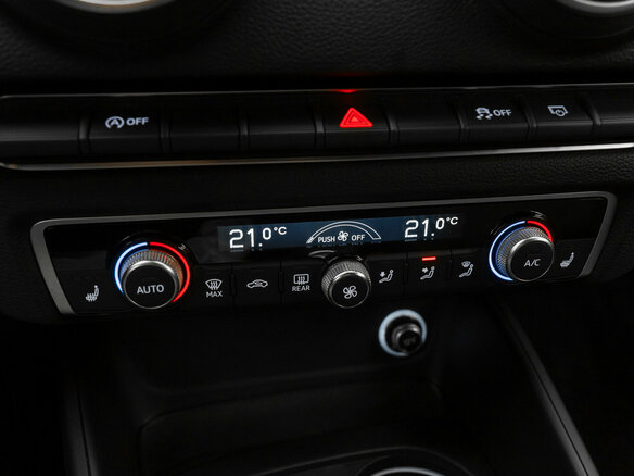 2019 Audi A3 III (8V) Рестайлинг, серый, 2390000 рублей - вид 20
