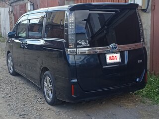 2014 Toyota Voxy III (R80), зелёный, 1600000 рублей, вид 3