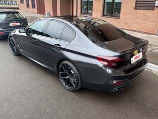 2020 BMW 5 серии M550d xDrive VII (G30/G31/G38), серый, 7000000 рублей, вид 5