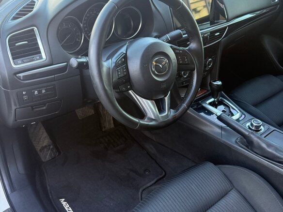 2013 Mazda 6 III (GJ), белый, 1500000 рублей - вид 3