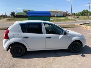 2014 Renault Sandero I, белый, 400000 рублей, вид 4