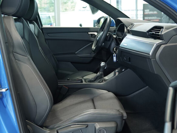 2023 Audi Q3 35 TDI II (F3), синий, 4445000 рублей - вид 12