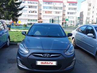 2013 Hyundai Solaris I, чёрный, 750000 рублей, вид 3