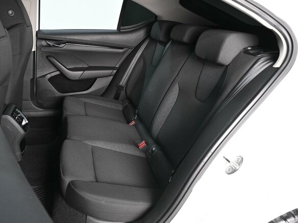 2021 Skoda Octavia IV (A8), белый, 2385000 рублей - вид 8