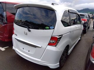 2015 Honda Freed I Рестайлинг 2, белый, 850000 рублей, вид 3