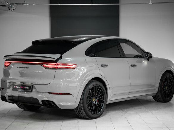 2021 Porsche Cayenne GTS Coupé III, серый, 11000000 рублей - вид 5
