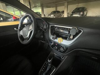2018 Hyundai Solaris II, жёлтый, 580000 рублей, вид 2