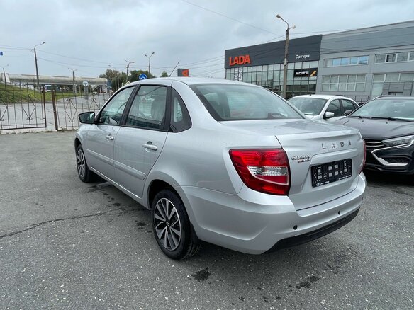 2026 Lada (ВАЗ) Granta I Рестайлинг, серебристый - вид 8