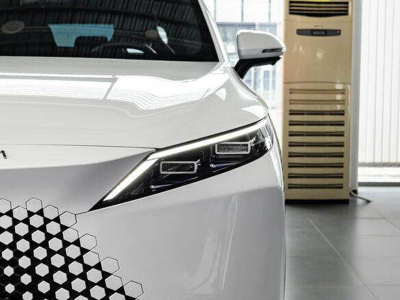 2026 Omoda C7, белый, 3499000 рублей - вид 3