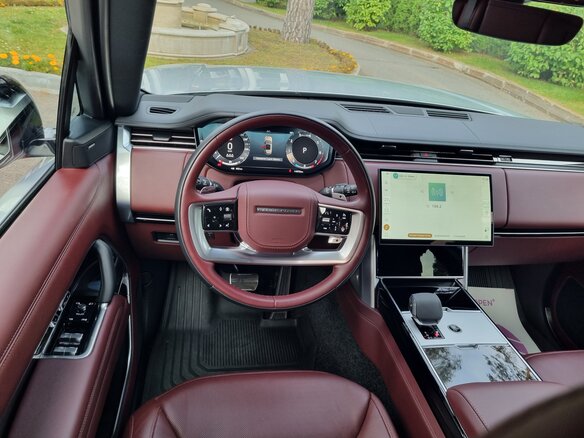 2024 Land Rover Range Rover P400 MHEV V, серебристый, 17200000 рублей - вид 15