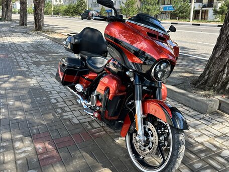 2017 Harley-Davidson CVO Street Glide, чёрный, 2350000 рублей, вид 1