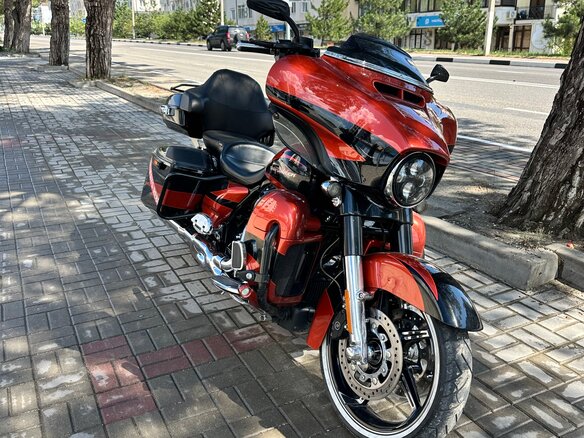 2017 Harley-Davidson CVO Street Glide, чёрный, 2350000 рублей