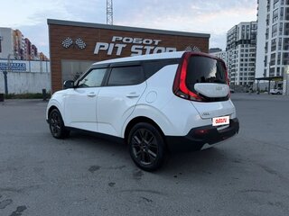 2022 Kia Soul III, белый, 2080000 рублей, вид 3