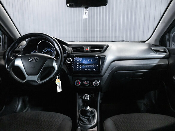 2015 Kia Rio III Рестайлинг, чёрный, 900000 рублей - вид 11
