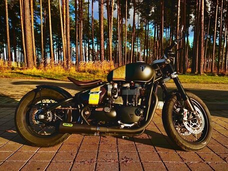2020 Triumph Bonneville Bobber, чёрный, 1750000 рублей, вид 1