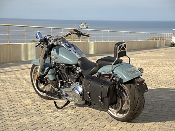 2024 Harley-Davidson Fat Boy, серый, 2300000 рублей - вид 3