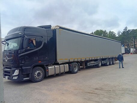 2023 Dongfeng DFH 4180, чёрный, 4462000 рублей, вид 5
