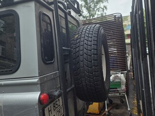 2007 Land Rover Defender 110 I Рестайлинг, серебристый, 2100000 рублей, вид 5