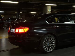 2013 BMW 5 серии Long 520Li VI (F10/F11/F07), чёрный, 2800000 рублей, вид 4