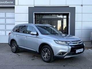 2018 Mitsubishi Outlander III Рестайлинг 2, серебристый, 1559000 рублей, вид 3