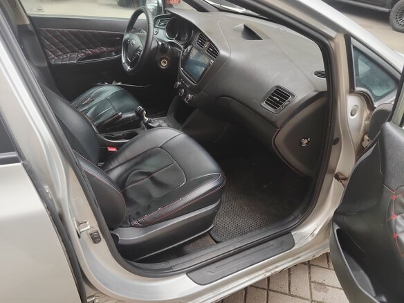 2014 Kia Ceed II, серебристый, 380000 рублей - вид 5