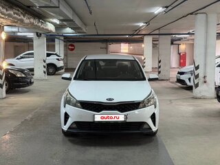 2021 Kia Rio IV Рестайлинг, белый, 1500000 рублей, вид 2