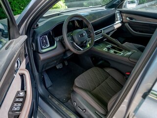 2026 Geely Monjaro (Xingyue L) I Рестайлинг 2 (China Market), серебристый, 3950000 рублей, вид 3