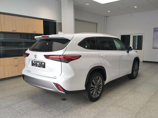 2026 Toyota Highlander IV (XU70), белый, 5690000 рублей, вид 2