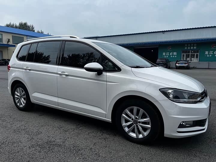 Открыть фотографии: Volkswagen Touran II