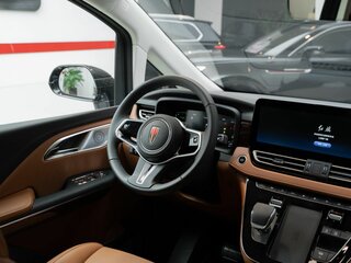 Hongqi HQ9