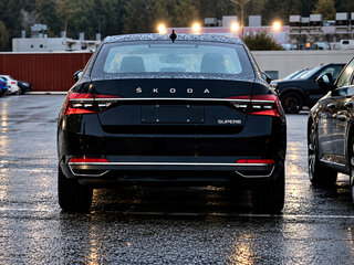 2025 Skoda Superb III Рестайлинг, чёрный, 4000000 рублей, вид 5