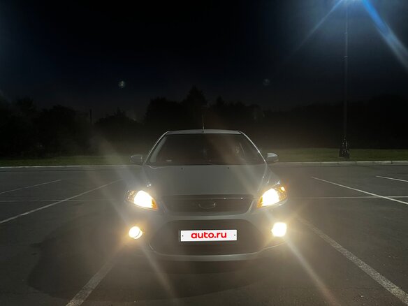 2010 Ford Focus II Рестайлинг, серебристый, 500000 рублей - вид 13