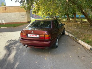 1992 Volkswagen Vento, пурпурный, 139000 рублей, вид 3