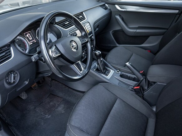 2019 Skoda Octavia III (A7) Рестайлинг, белый, 1518811 рублей - вид 6