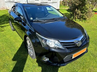 2012 Toyota Avensis III Рестайлинг, чёрный, 1400000 рублей, вид 2