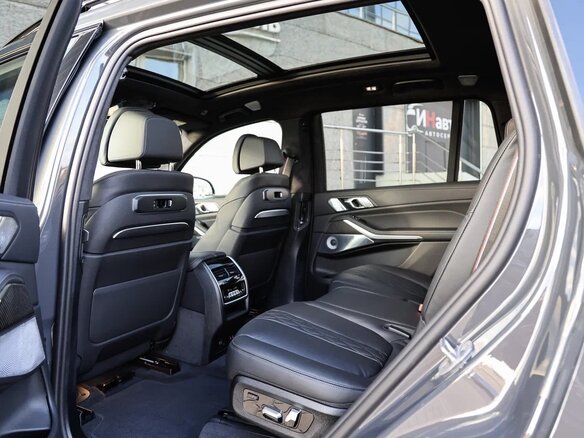 2026 BMW X7 40d I (G07) Рестайлинг, серый, 17750000 рублей - вид 25