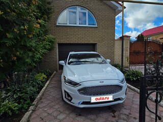 2018 Ford Fusion (North America) II Рестайлинг, белый, 2200000 рублей, вид 3