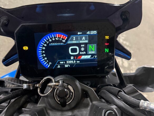 2023 Suzuki GSX-8S, голубой, 820000 рублей - вид 5