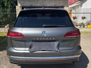 2019 Volkswagen Touareg III, серый, 5300000 рублей, вид 4