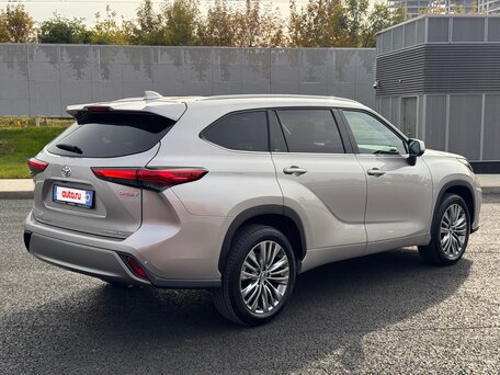 2026 Toyota Highlander IV (XU70), серебристый, 6300000 рублей, вид 5