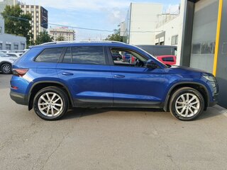 2018 Skoda Kodiaq I, синий, 2380000 рублей, вид 4
