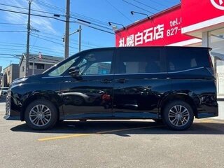 2025 Toyota Voxy IV (R90), чёрный, 4820000 рублей, вид 5