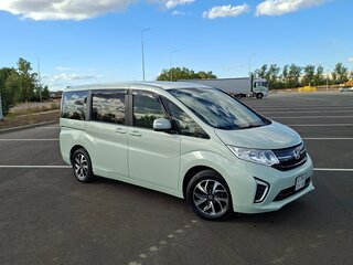 2016 Honda Stepwgn V, белый, 1680000 рублей, вид 3