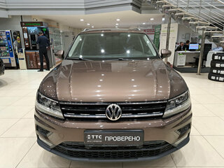 2017 Volkswagen Tiguan II, коричневый, 1830000 рублей, вид 2