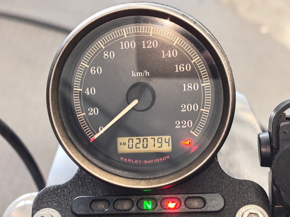 2009 Harley-Davidson Sportster 883, красный, 677000 рублей - вид 8