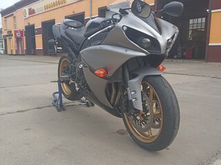 Yamaha YZF-R1