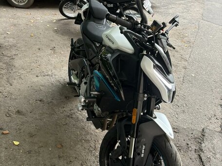 2026 CFMoto 675NK, белый, 650000 рублей, вид 2
