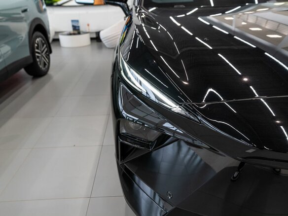 2026 Omoda C5 II, чёрный - вид 2
